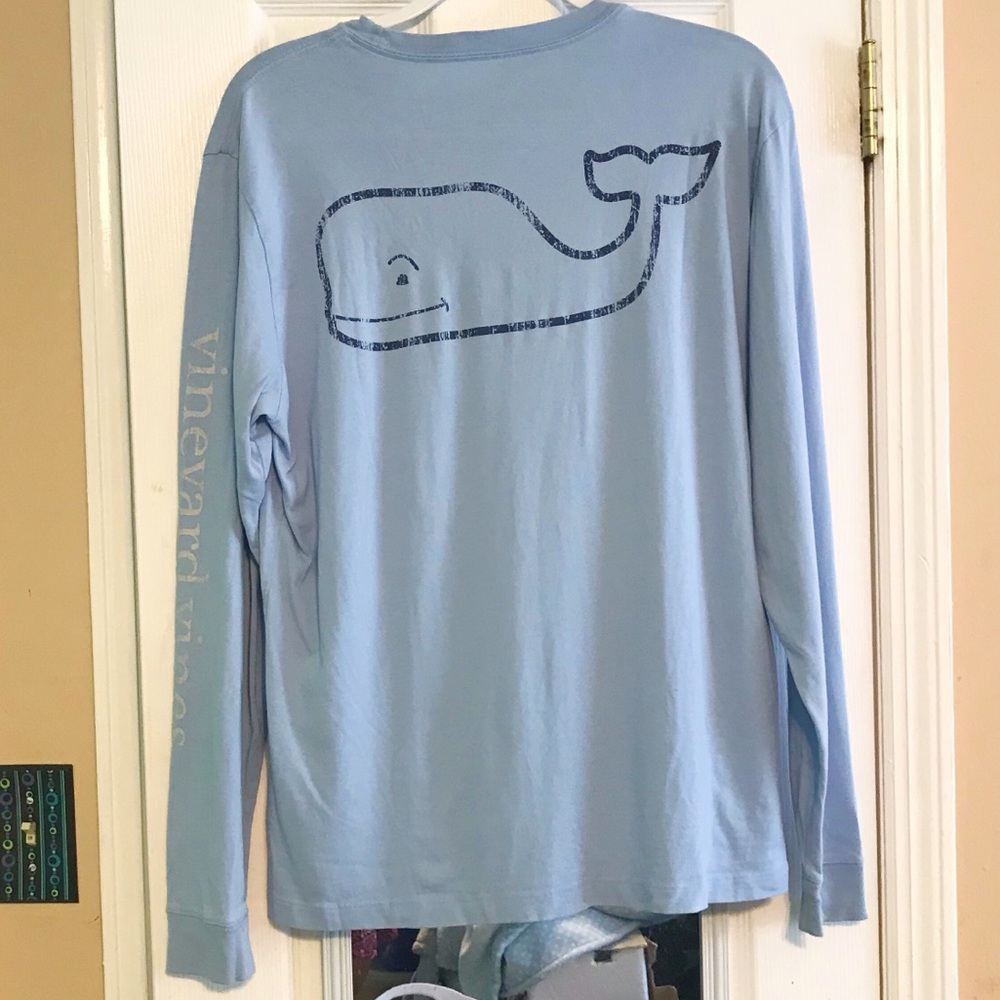 MEN’S Vineyard Vines Long-Sleeve w/ front Pocket!